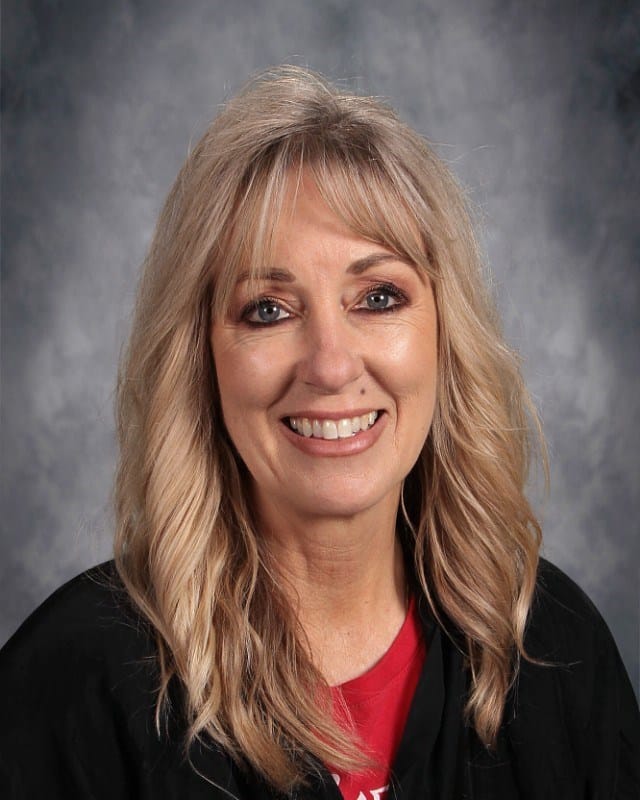 Headshot of Deanna Nunez